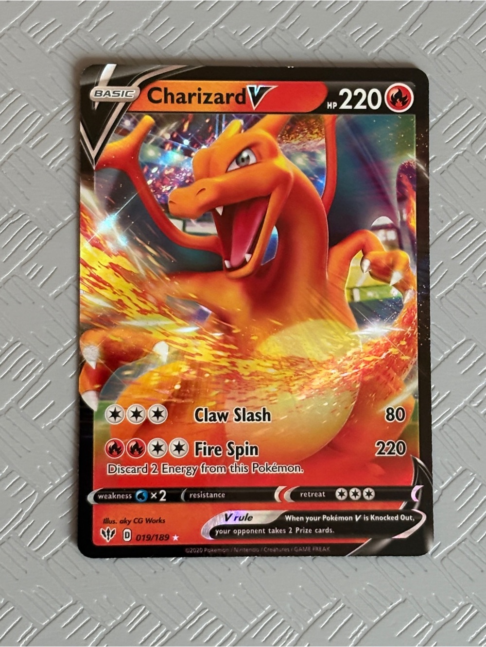 Charizard V 019/189 Darkness Ablaze Holo NM/LP+ Pokémon